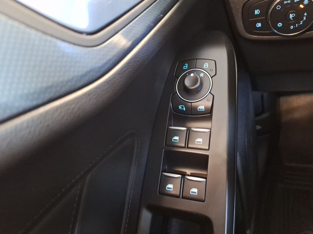 Ford Focus 2023 Sininen