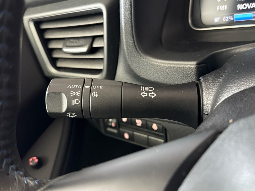 Nissan Leaf 2023 Punainen