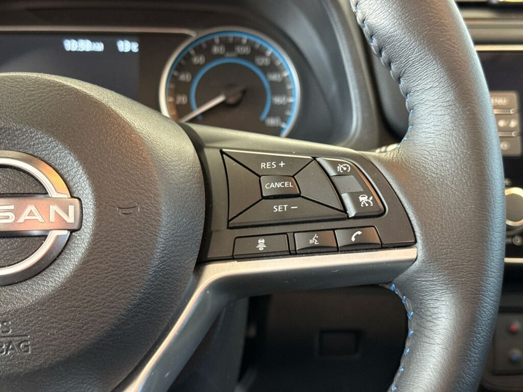 Nissan Leaf 2023 Valkoinen