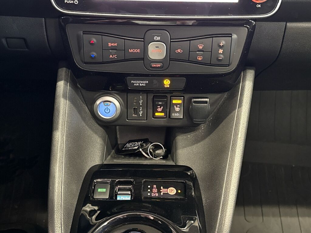 Nissan Leaf 2023 Valkoinen