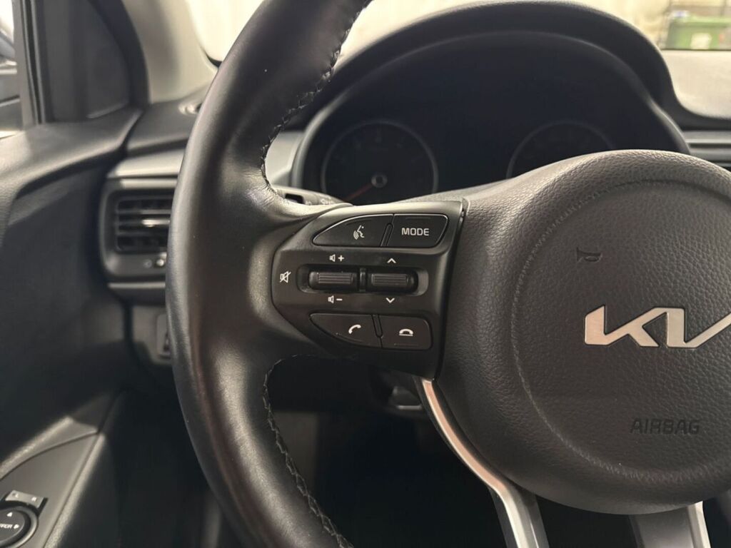 Kia Rio 2023 Sininen