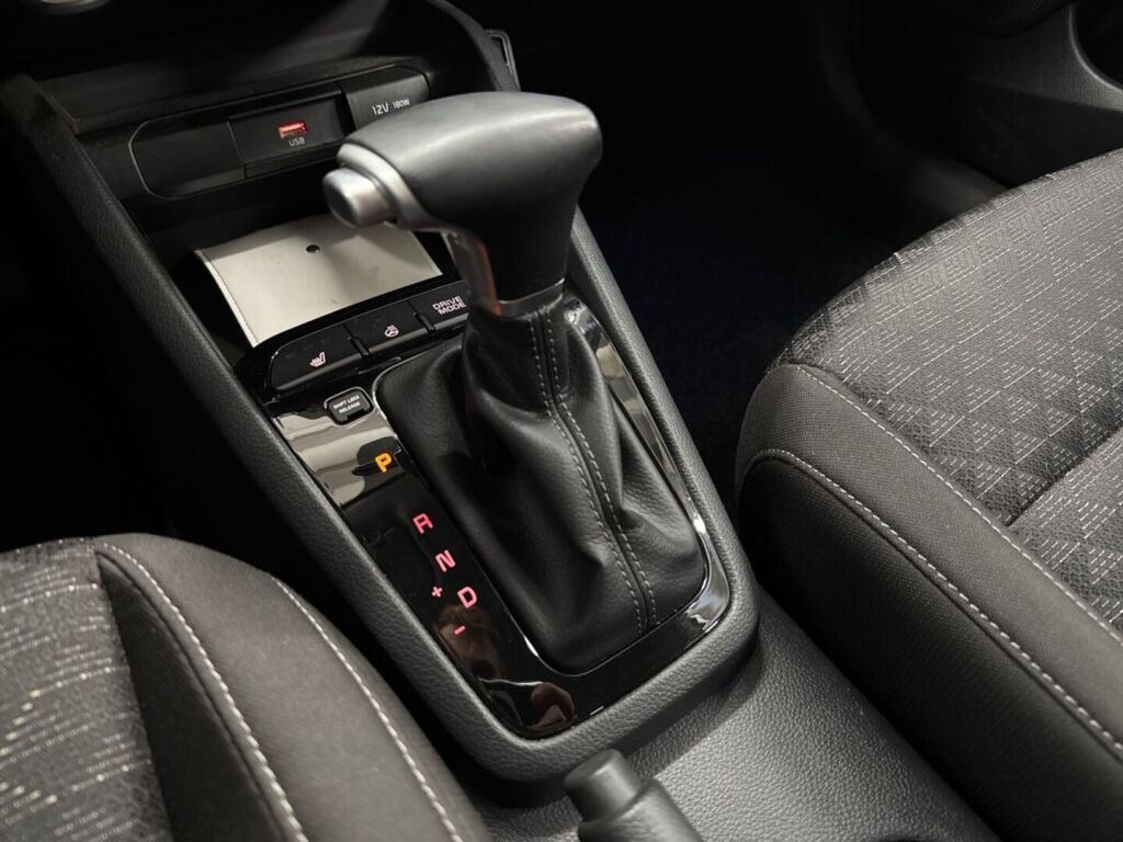 Kia Rio 2023 Sininen