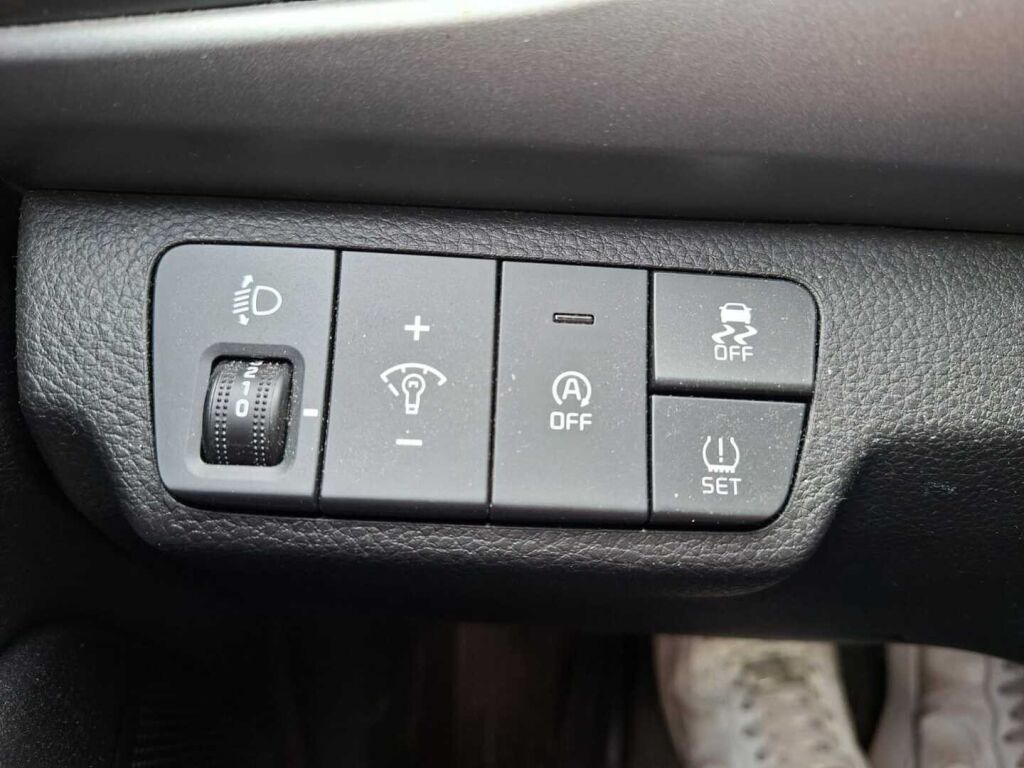 Kia Rio 2024 Vihreä