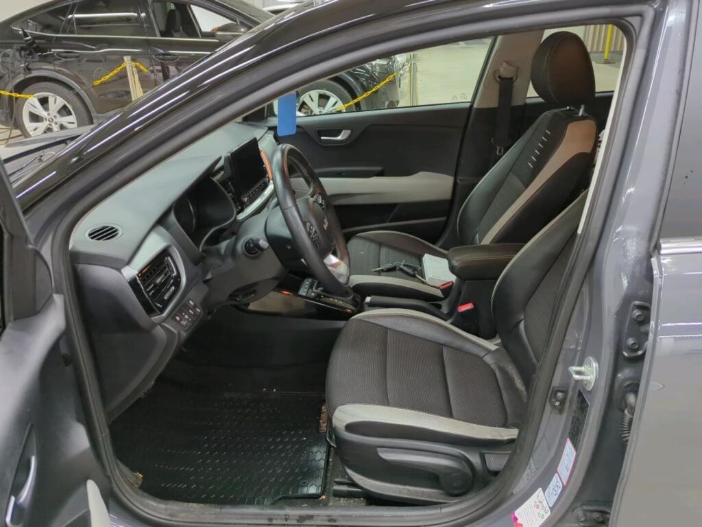 Kia Stonic 2023 Harmaa