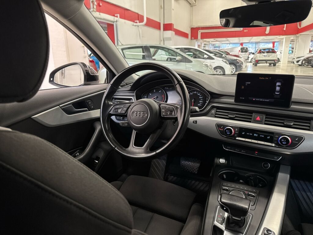 Audi A4 2016 Musta
