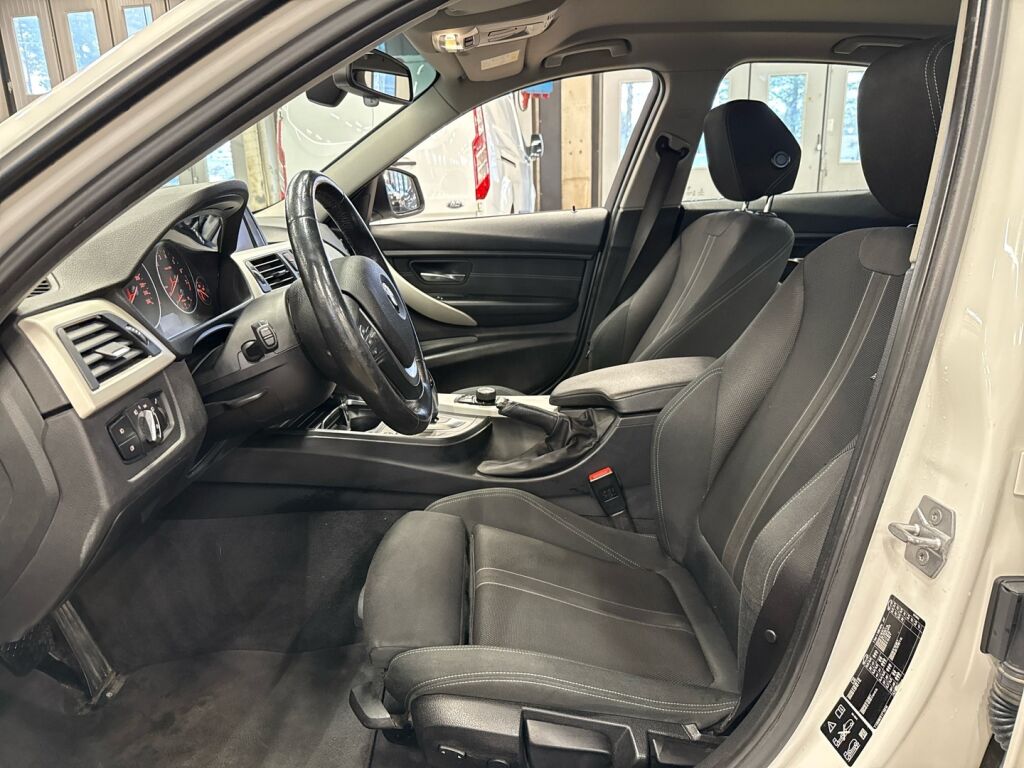 BMW 330 2016 Valkoinen