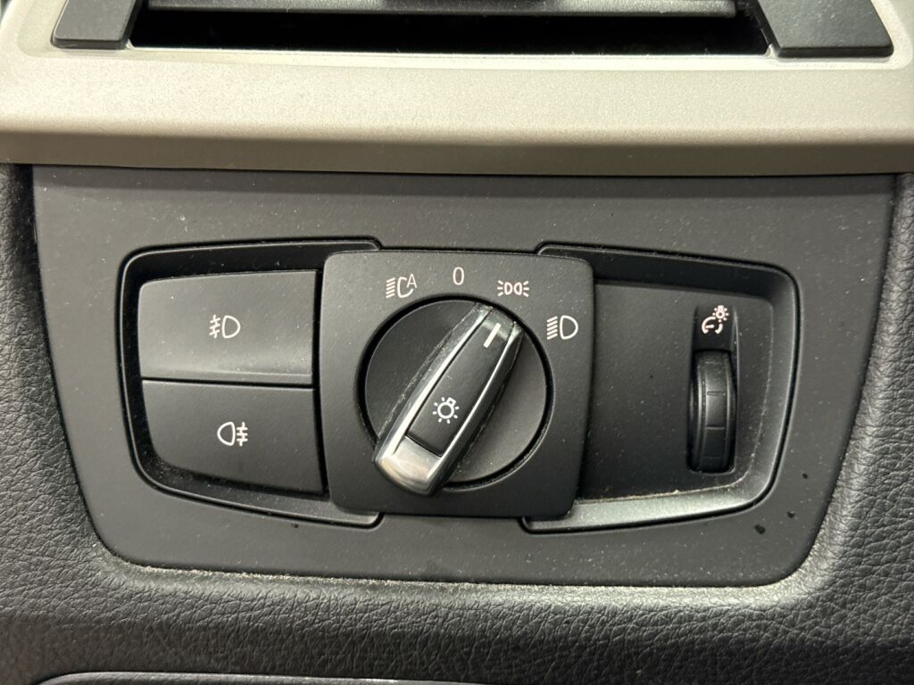 BMW 330 2016 Valkoinen