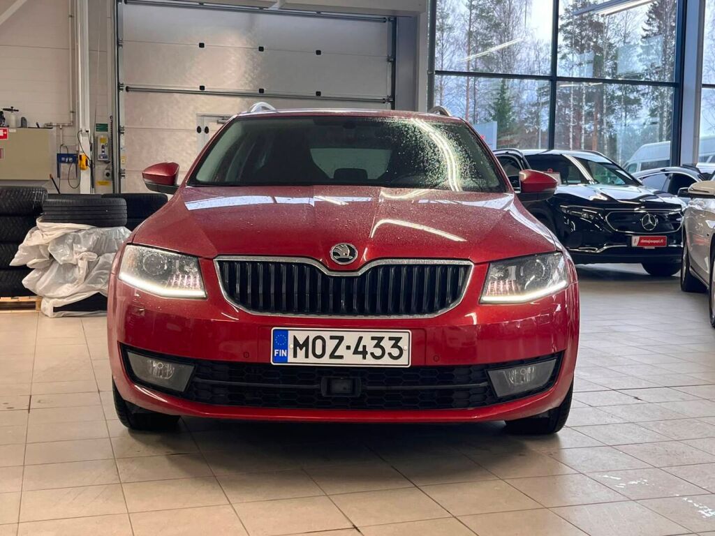 Skoda Octavia 2016 Punainen