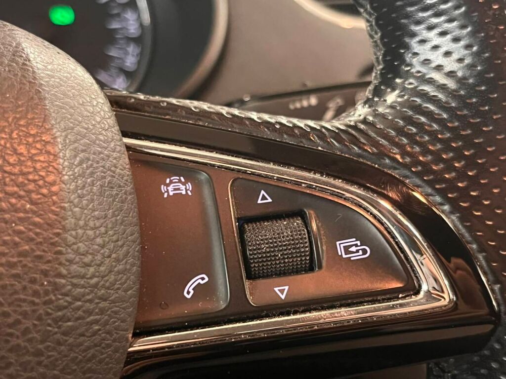 Skoda Octavia 2016 Punainen
