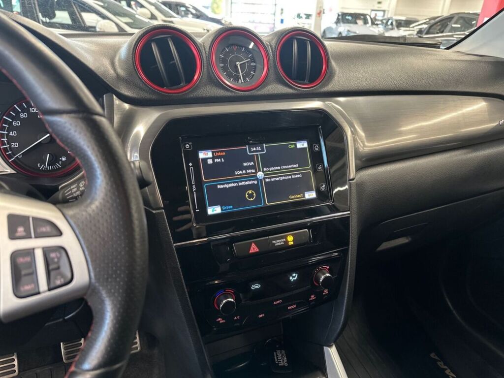 Suzuki Vitara 2016 Punainen