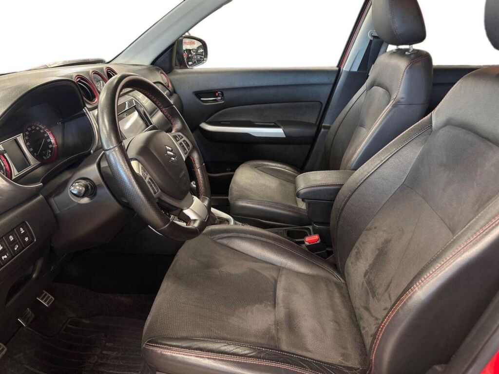Suzuki Vitara 2016 Punainen