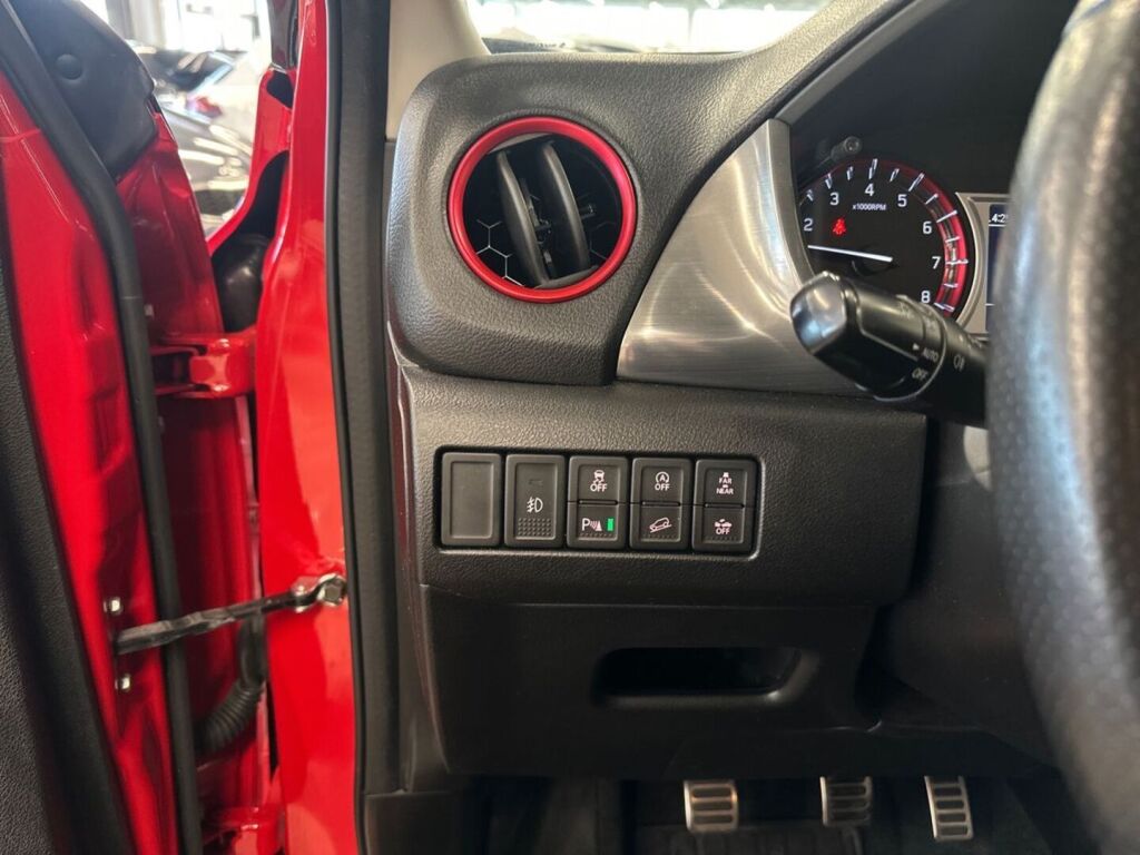 Suzuki Vitara 2016 Punainen