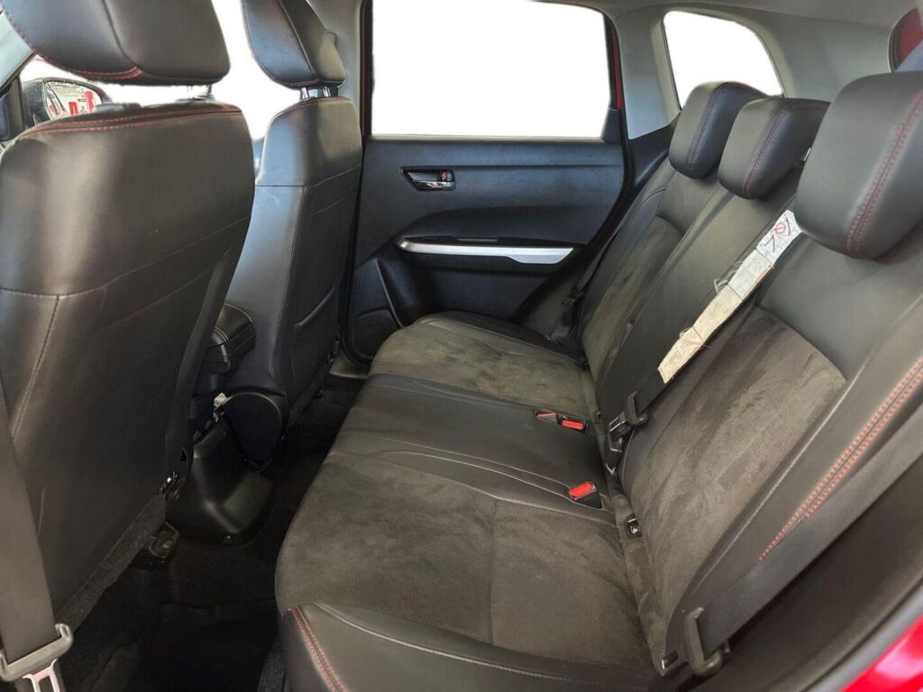 Suzuki Vitara 2016 Punainen