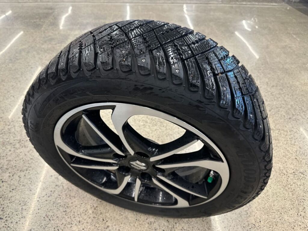 Suzuki Vitara 2016 Punainen