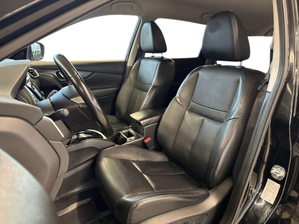 Nissan X-Trail 2016 Musta