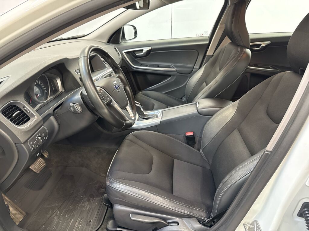 Volvo V60 Cross Country 2016 Valkoinen