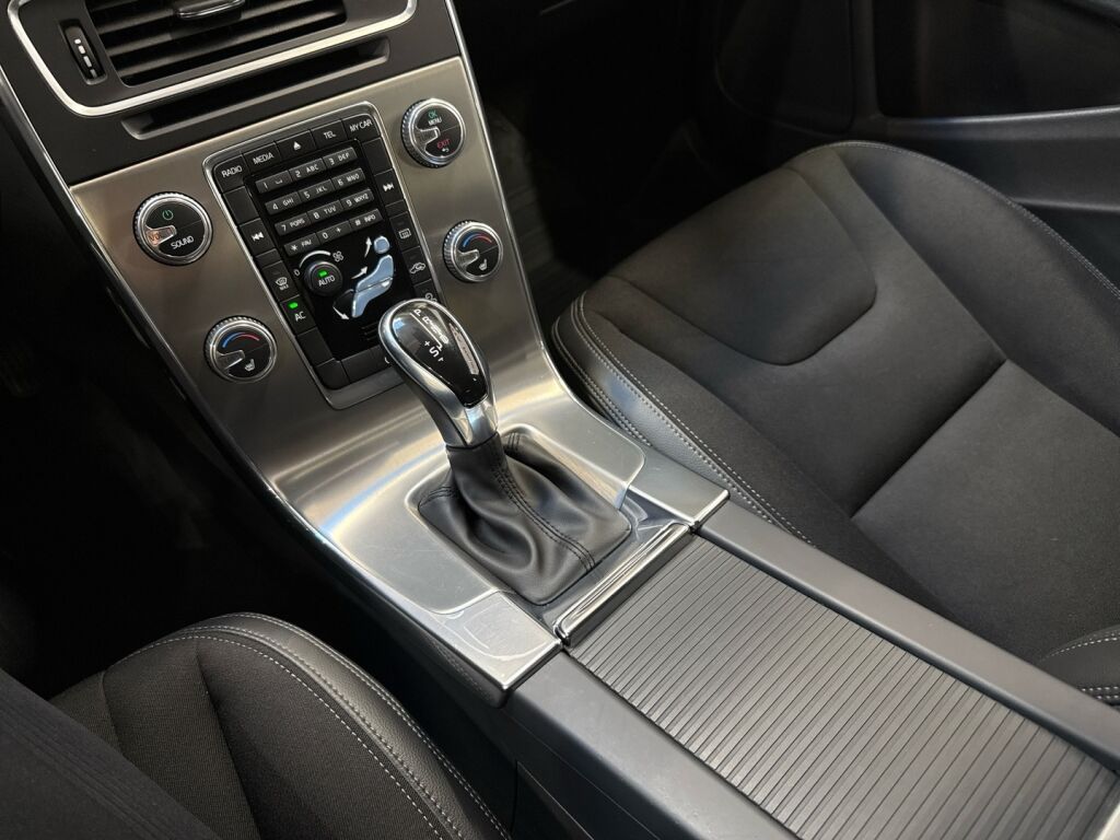 Volvo V60 Cross Country 2016 Valkoinen