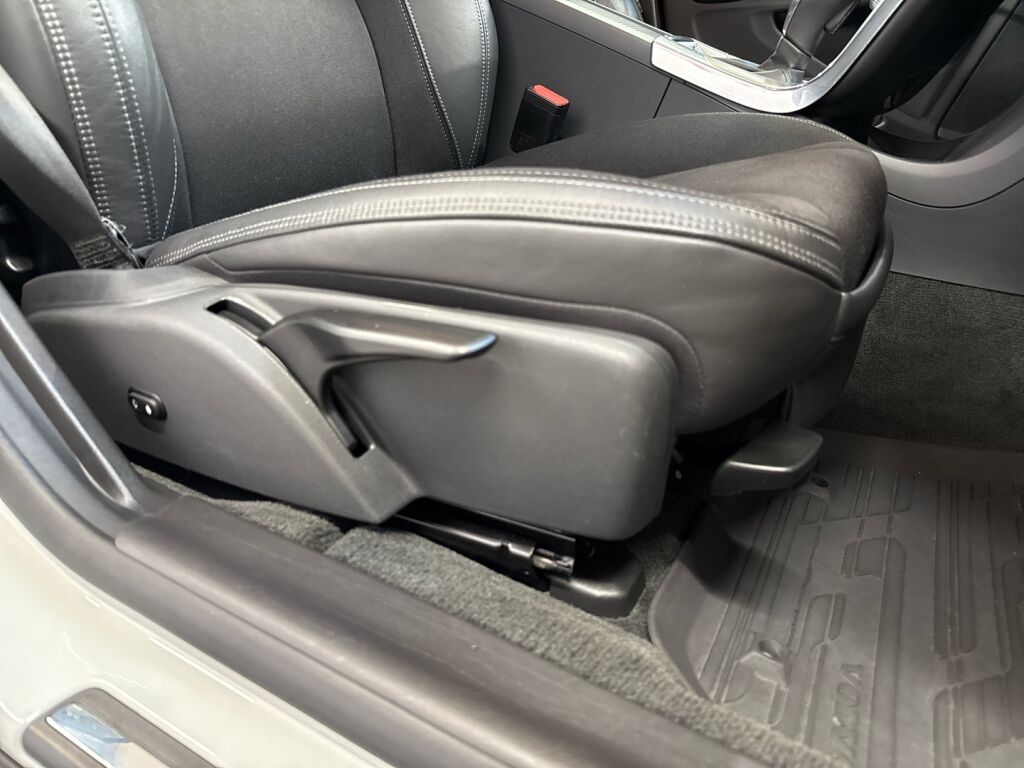 Volvo V60 Cross Country 2016 Valkoinen