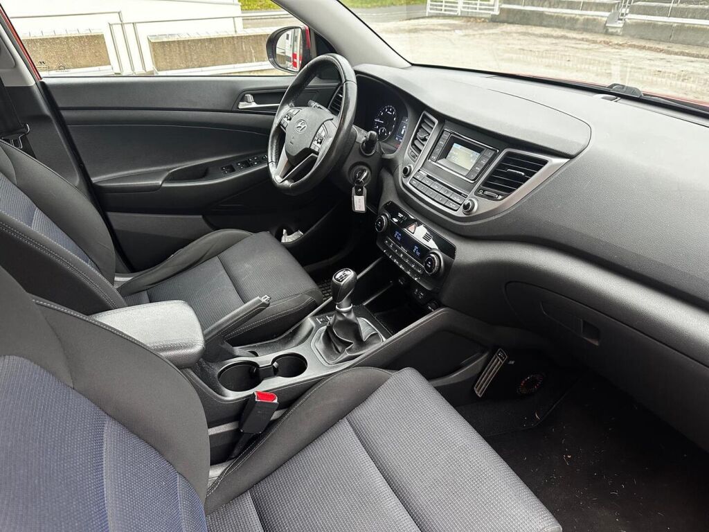 Hyundai Tucson 2016 Punainen