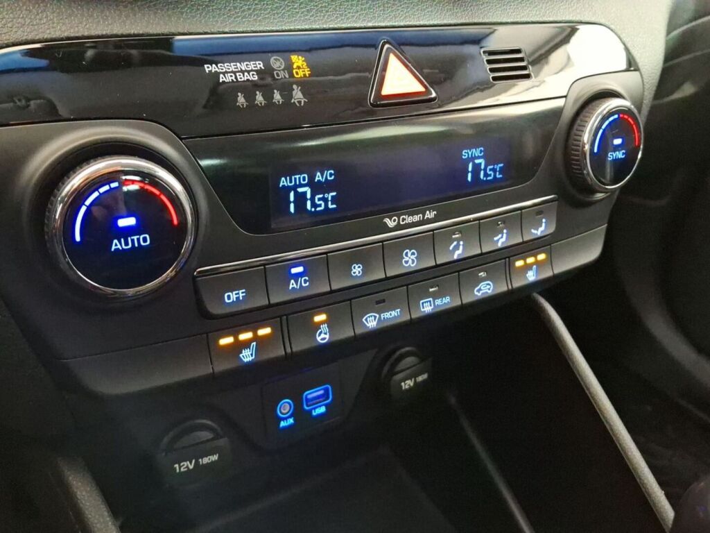 Hyundai Tucson 2016 Ruskea (beige)