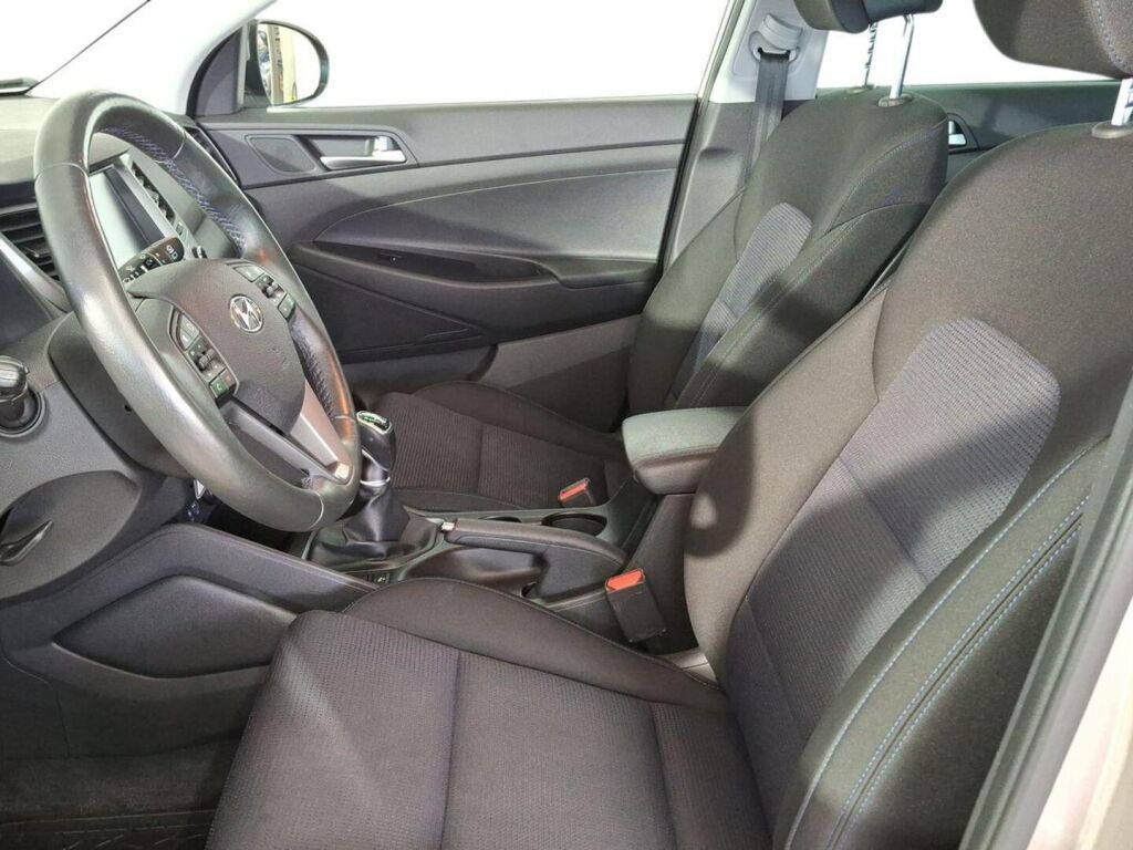 Hyundai Tucson 2016 Ruskea (beige)