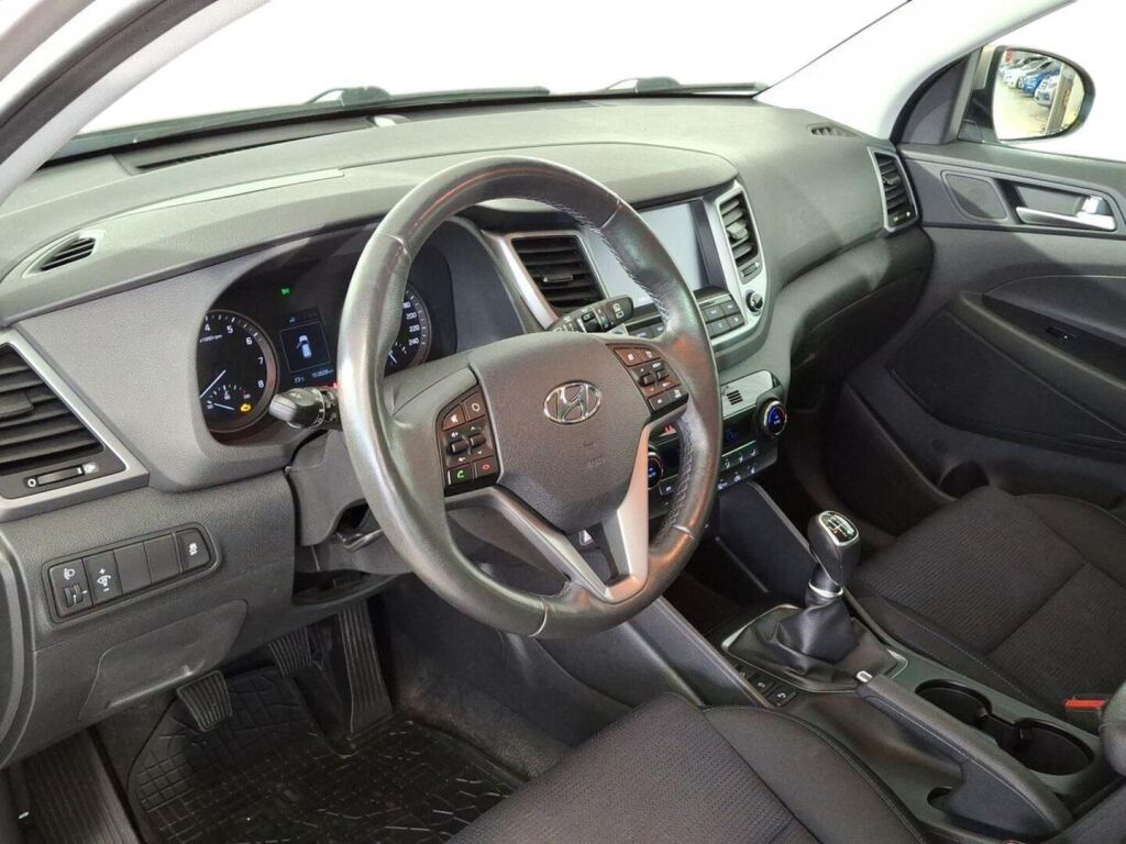 Hyundai Tucson 2016 Ruskea (beige)