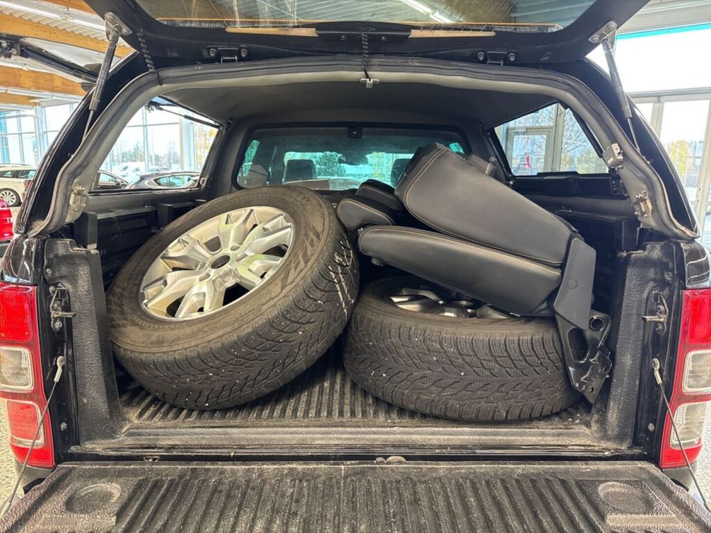 Ford Ranger 2021 Musta