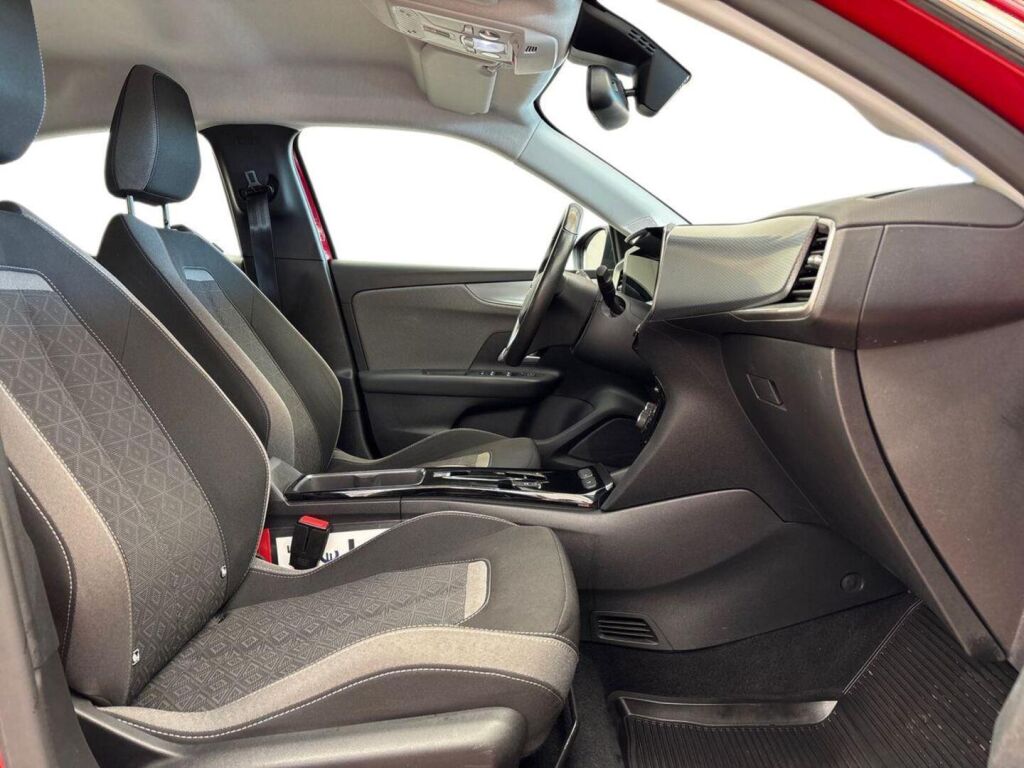 Opel Mokka-e 2023 Punainen(Red Rubi)