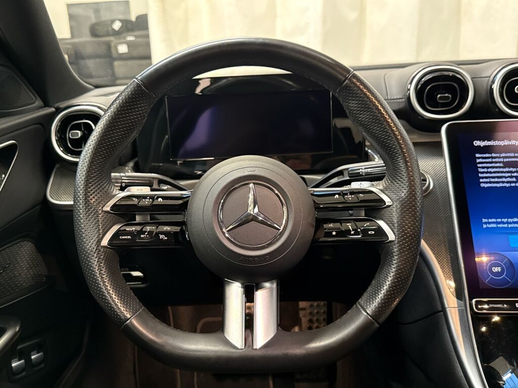 Mercedes-Benz C 2023 Musta