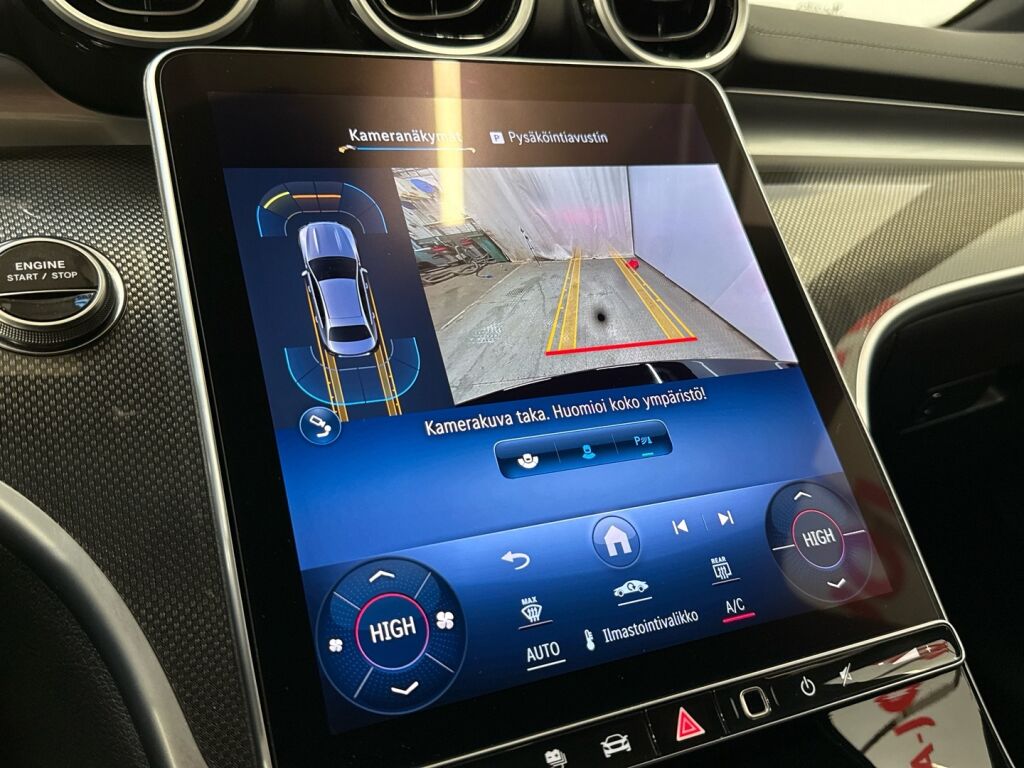 Mercedes-Benz C 2023 Musta