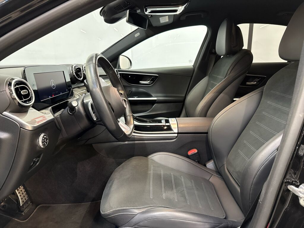 Mercedes-Benz C 2023 Musta