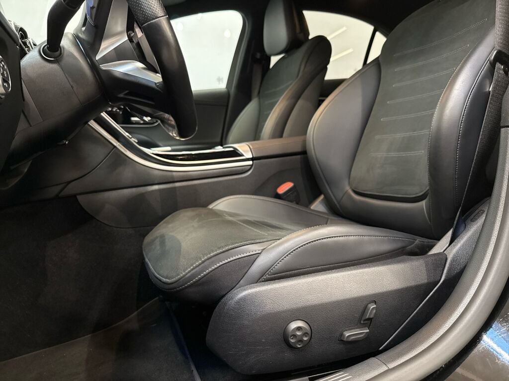 Mercedes-Benz C 2023 Musta