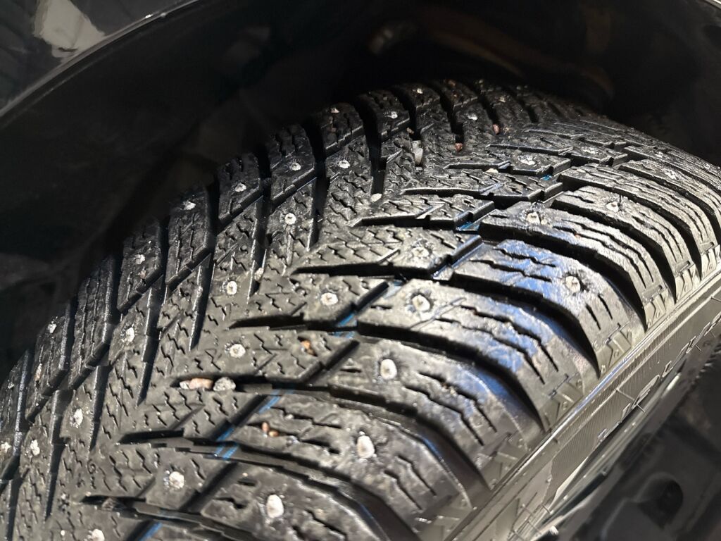 Mercedes-Benz C 2023 Musta