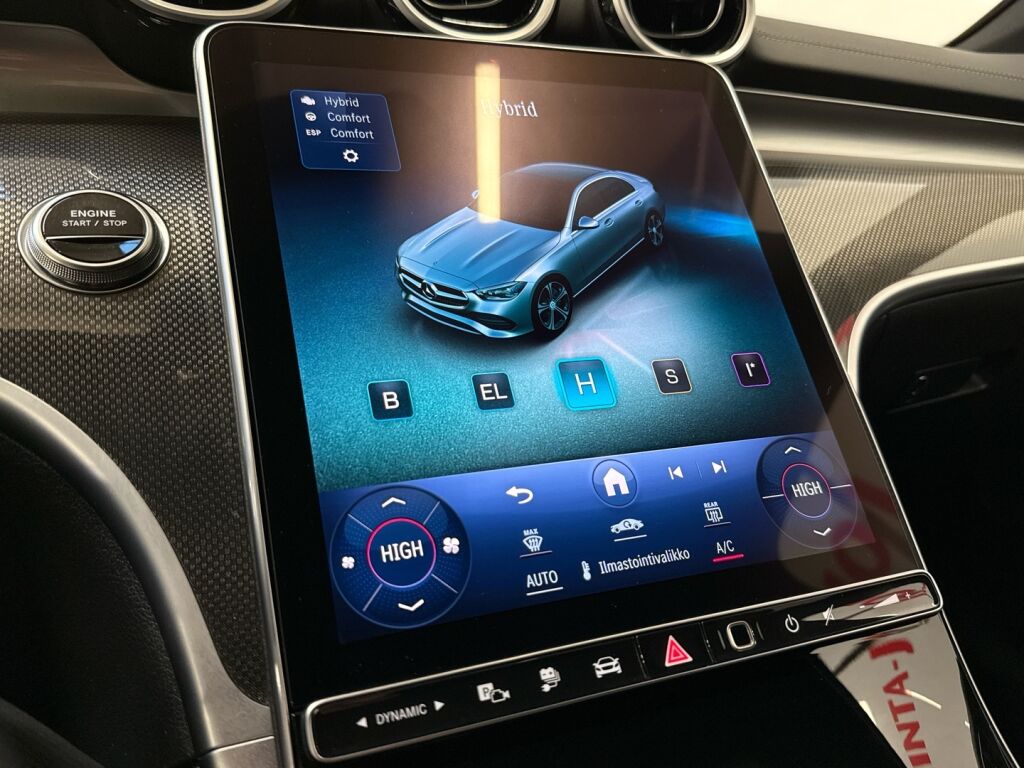 Mercedes-Benz C 2023 Musta