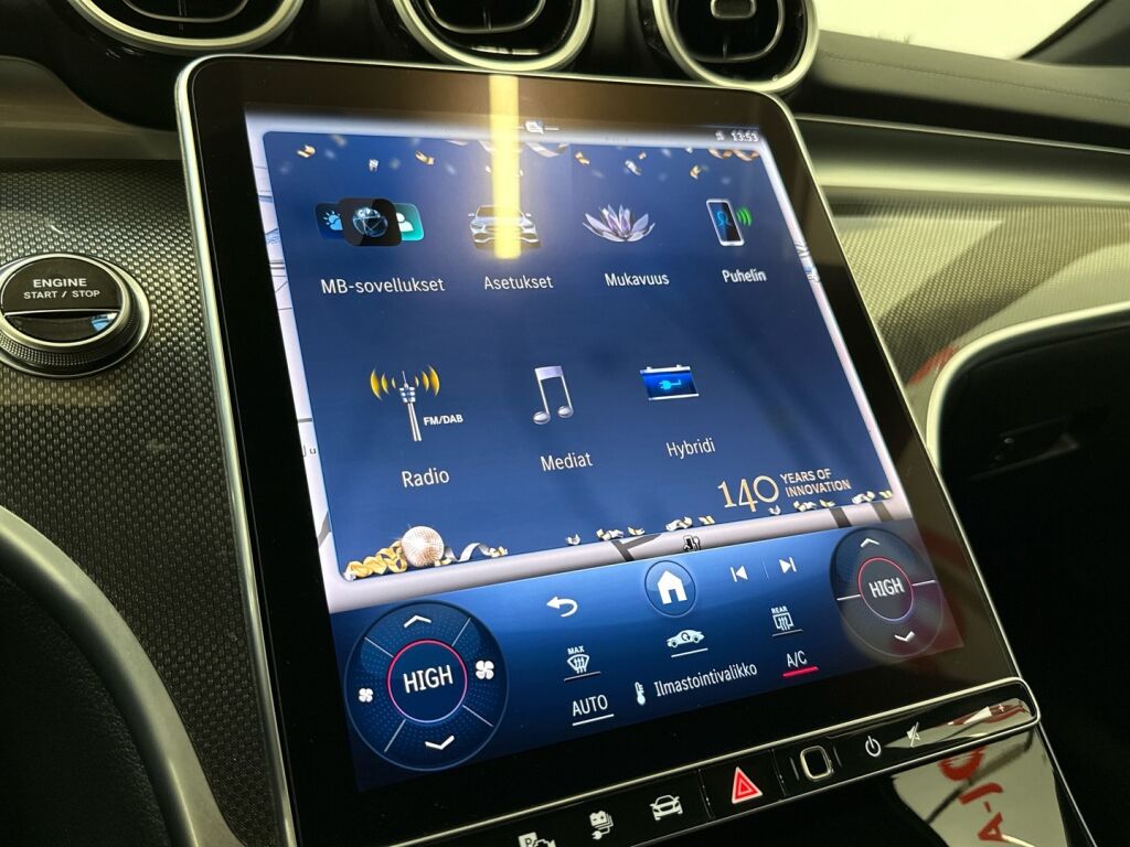 Mercedes-Benz C 2023 Musta