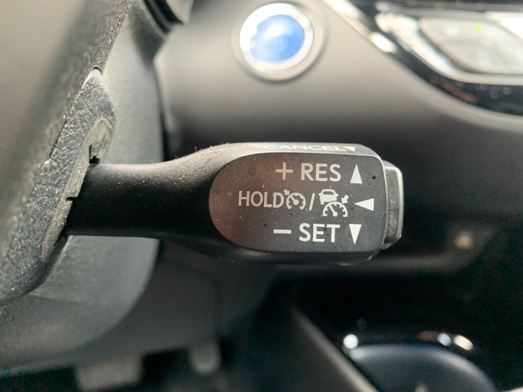 Toyota C-HR 2023 Harmaa