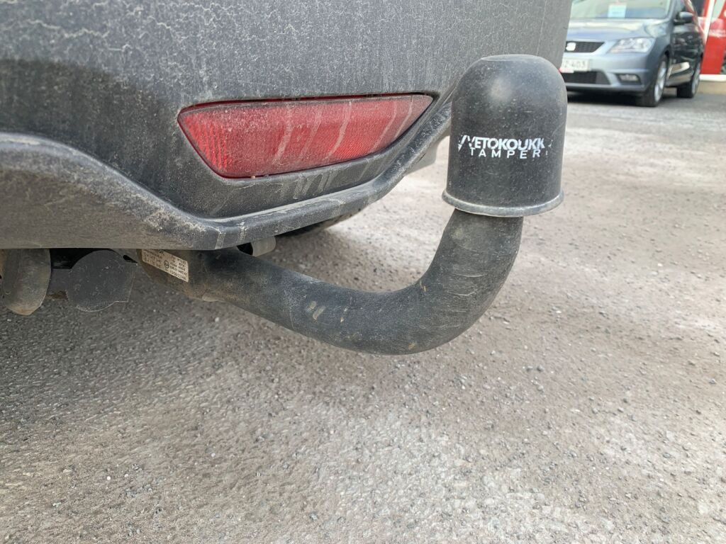 Toyota C-HR 2023 Harmaa