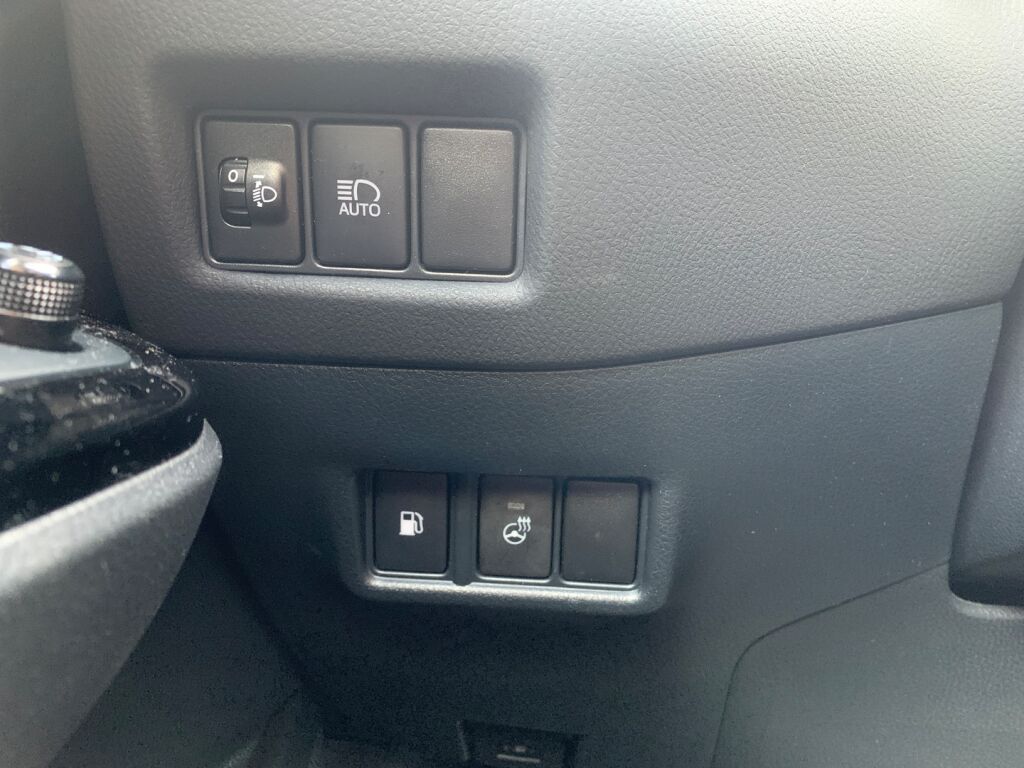 Toyota C-HR 2023 Harmaa