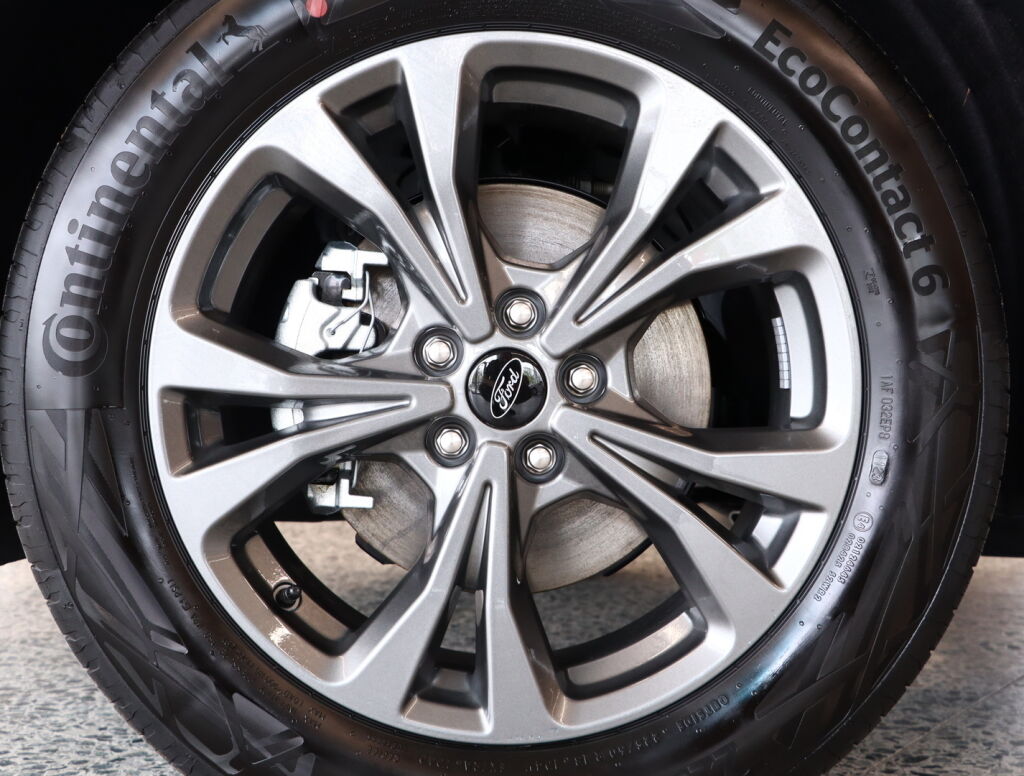 Ford Kuga 2024 Frozen White