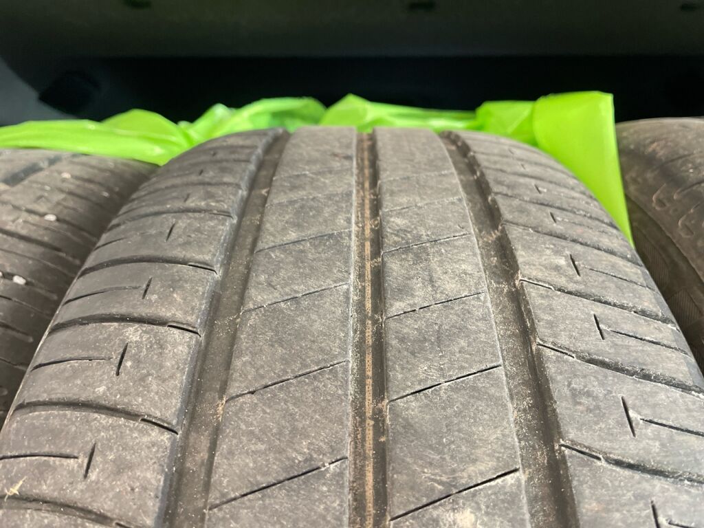 Toyota Corolla 2023 Ruskea (beige)