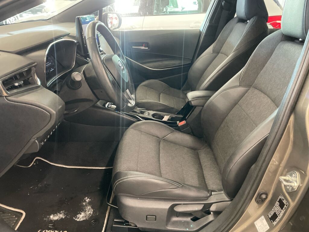 Toyota Corolla 2023 Ruskea (beige)