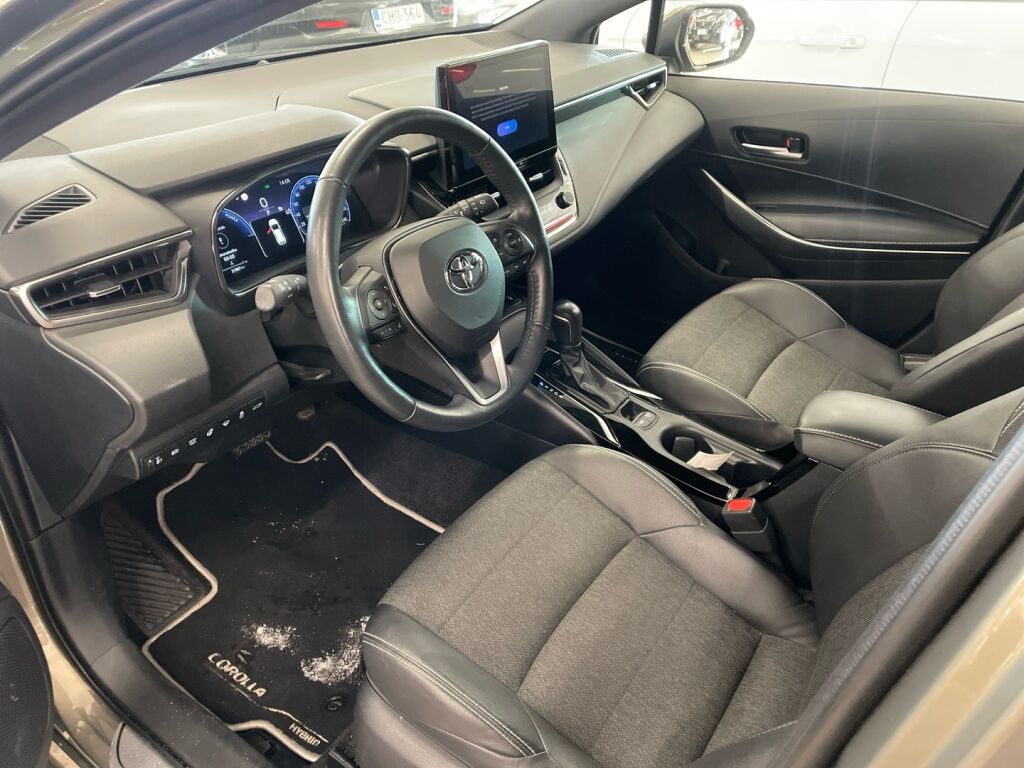 Toyota Corolla 2023 Ruskea (beige)
