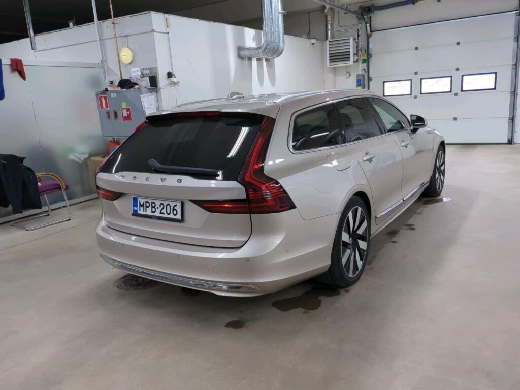 Volvo V90 2024 Ruskea (beige)