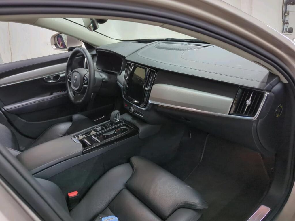Volvo V90 2024 Ruskea (beige)