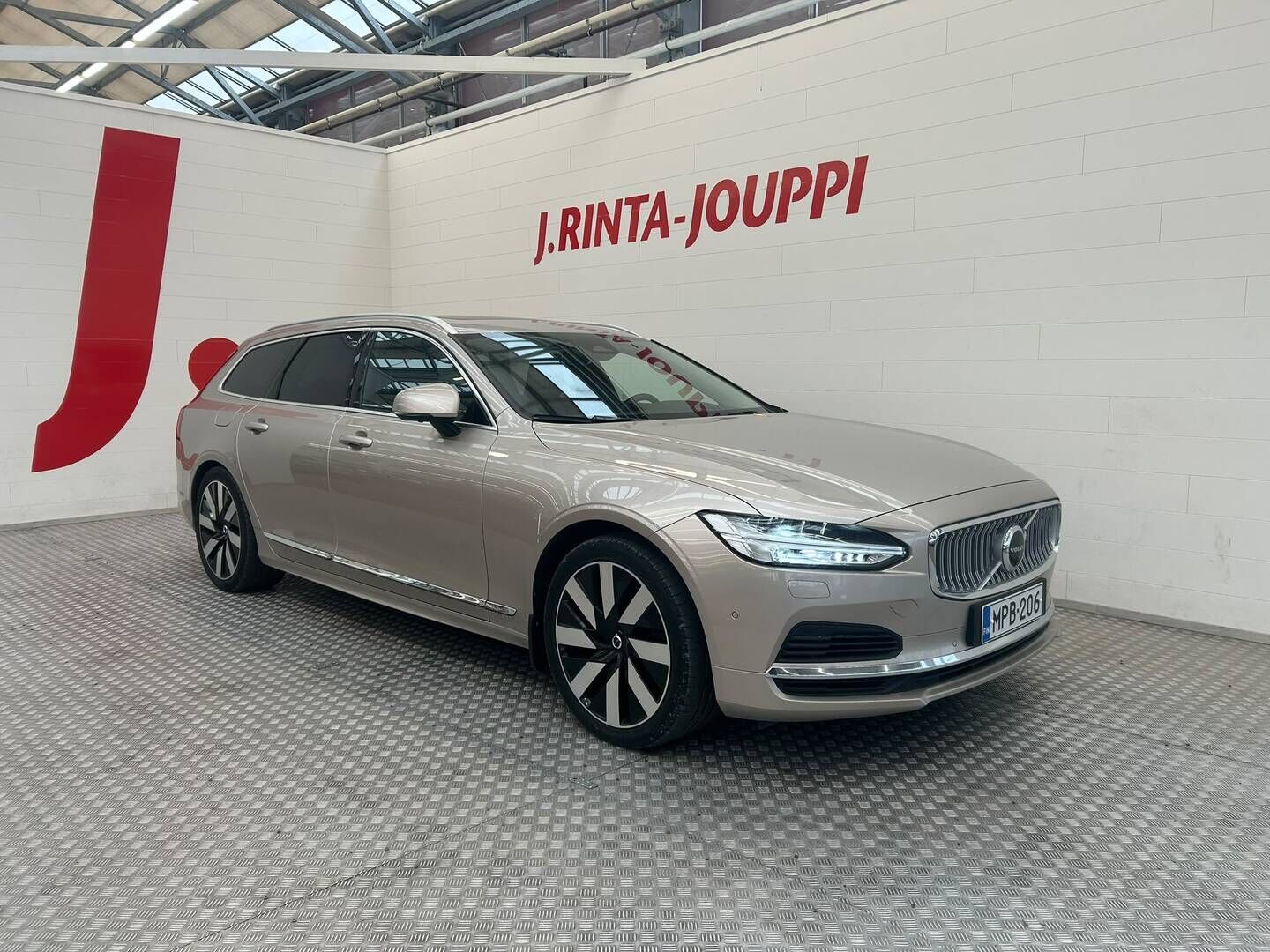 Volvo V90