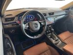 Skoda Superb 2023 Musta