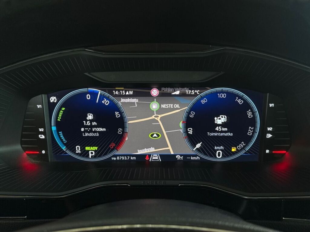Skoda Superb 2023 Musta