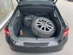Skoda Superb 2023 Musta