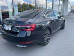 Skoda Superb 2023 Musta
