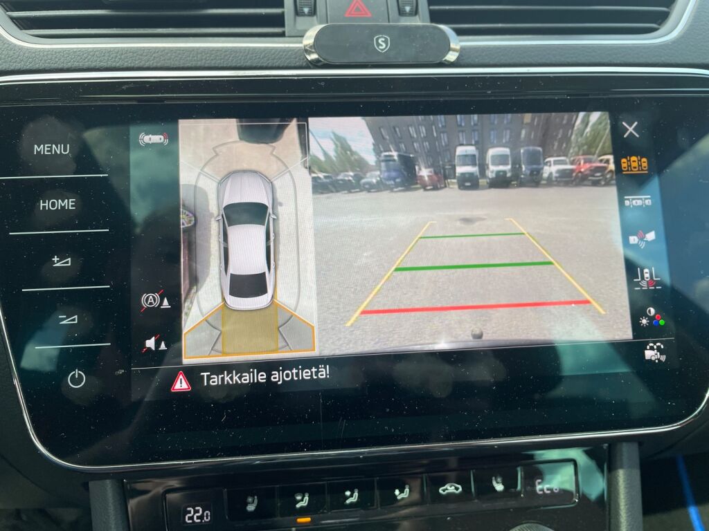 Skoda Superb 2023 Musta